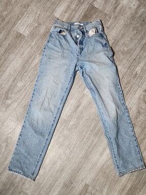 PacSun Women’s Light Blue High-Rise Straight Leg Jeans